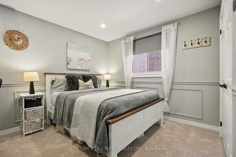 Photo 23 at 55 HOLLY MEADOW Road, Holly, Barrie