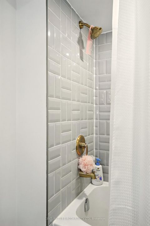 Photo 31 at 55 HOLLY MEADOW Road, Holly, Barrie