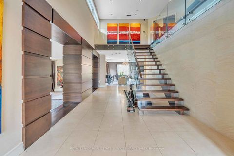 Photo 2 at 36 Old Colony Road, Windfields, Toronto