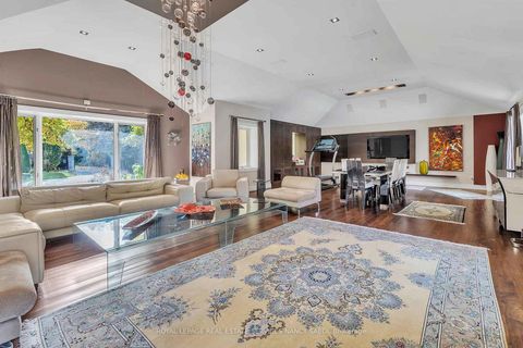 Photo 4 at 36 Old Colony Road, Windfields, Toronto