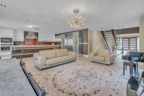 Photo 10 at 36 Old Colony Road, Windfields, Toronto