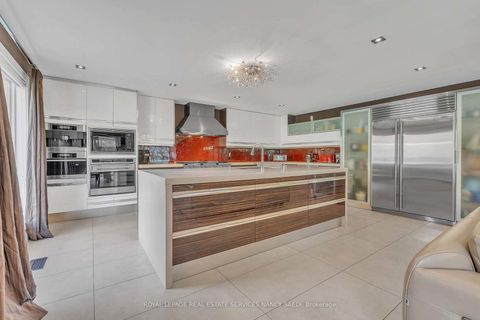 Photo 12 at 36 Old Colony Road, Windfields, Toronto