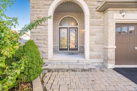 Photo 4 at 71 Ivy Glen Drive, Patterson, Vaughan