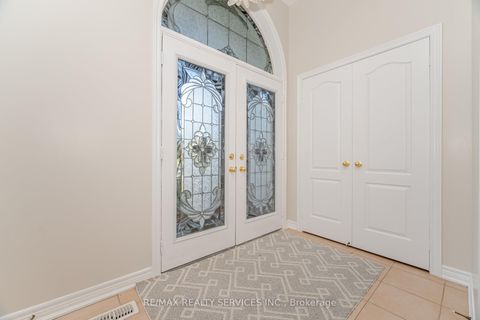 Photo 5 at 71 Ivy Glen Drive, Patterson, Vaughan