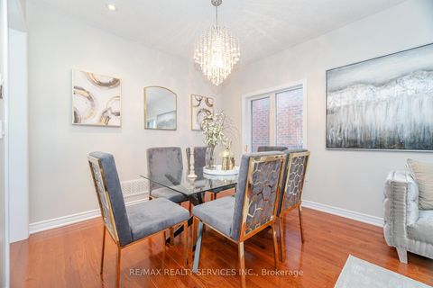 Photo 9 at 71 Ivy Glen Drive, Patterson, Vaughan