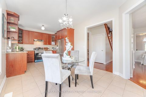 Photo 15 at 71 Ivy Glen Drive, Patterson, Vaughan