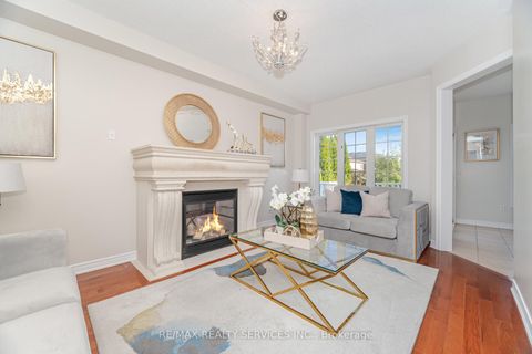 Photo 16 at 71 Ivy Glen Drive, Patterson, Vaughan