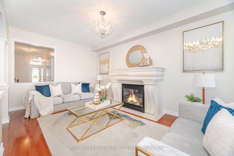 Photo 17 at 71 Ivy Glen Drive, Patterson, Vaughan