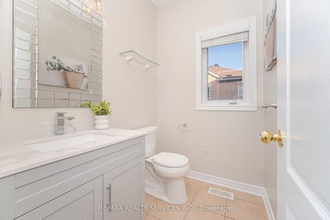 Photo 19 at 71 Ivy Glen Drive, Patterson, Vaughan