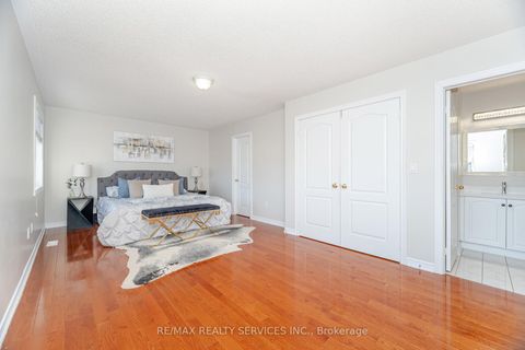Photo 24 at 71 Ivy Glen Drive, Patterson, Vaughan