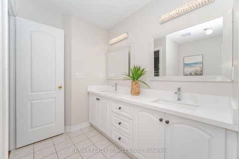 Photo 26 at 71 Ivy Glen Drive, Patterson, Vaughan