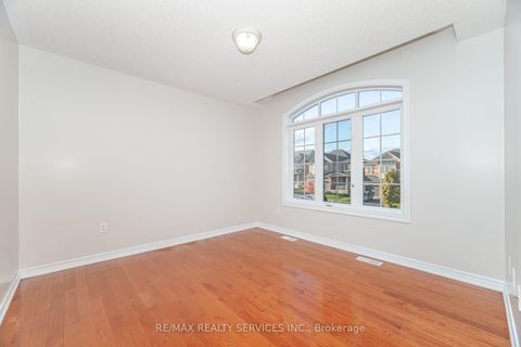 Photo 30 at 71 Ivy Glen Drive, Patterson, Vaughan