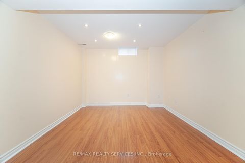 Photo 34 at 71 Ivy Glen Drive, Patterson, Vaughan