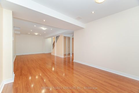 Photo 36 at 71 Ivy Glen Drive, Patterson, Vaughan