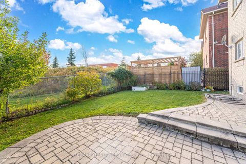 Photo 40 at 71 Ivy Glen Drive, Patterson, Vaughan