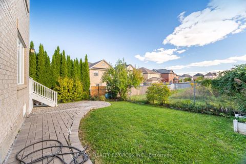 Photo 41 at 71 Ivy Glen Drive, Patterson, Vaughan