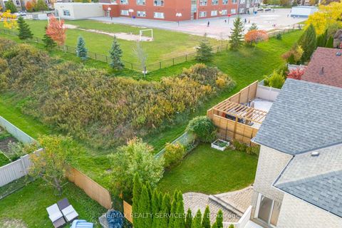 Photo 45 at 71 Ivy Glen Drive, Patterson, Vaughan