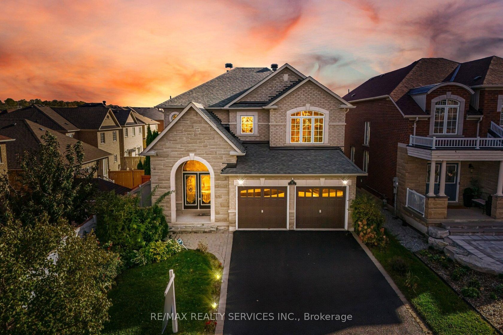 71 Ivy Glen Drive, Patterson, Vaughan photo number 2