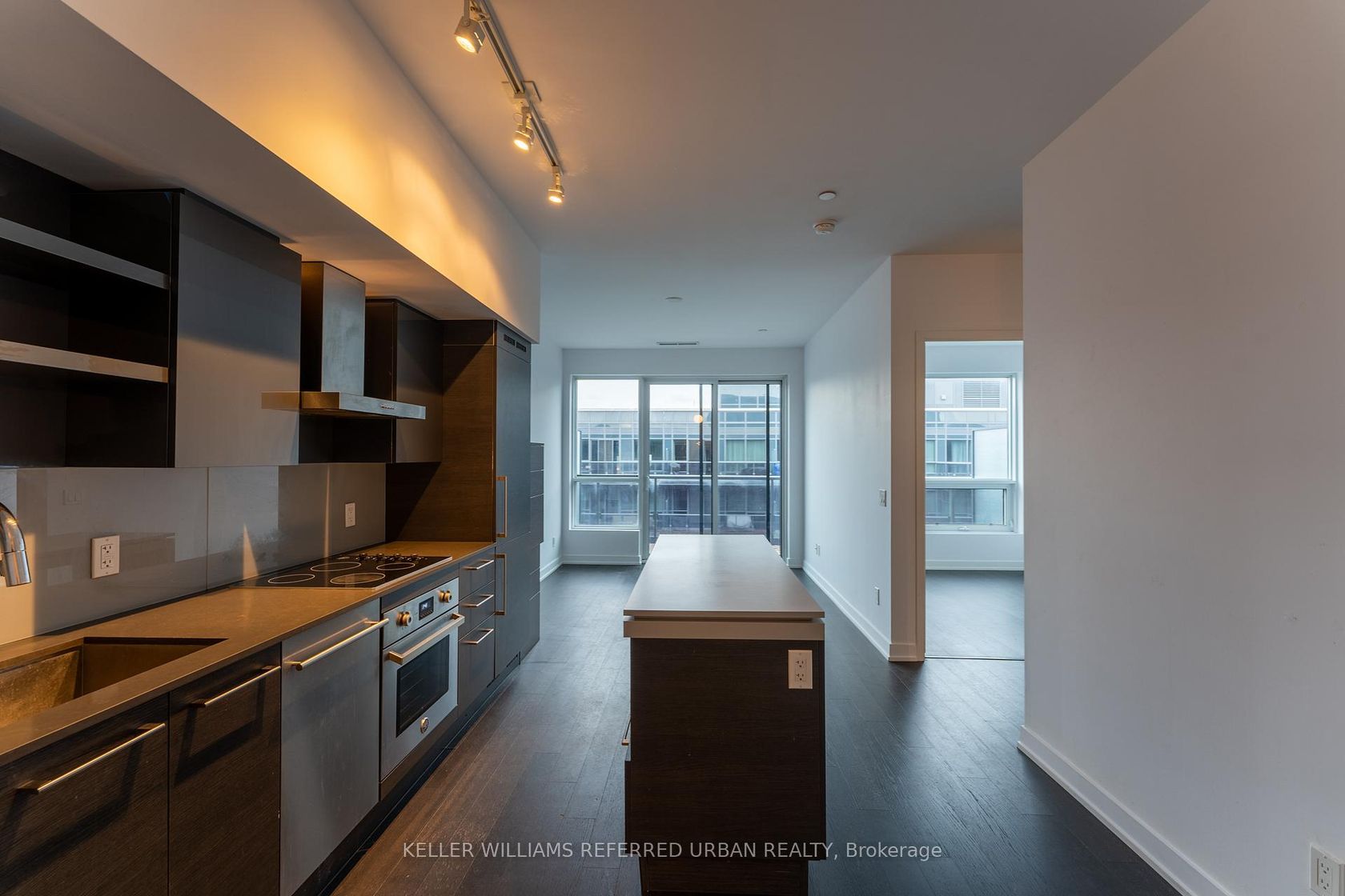 Ph17 - 1030 King Street W, Niagara, Toronto 
