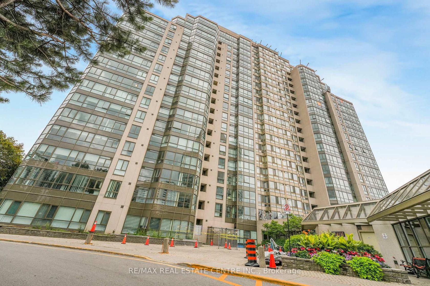 Photo 1 at 407 - 3233 Eglinton Avenue E, Scarborough Village, Toronto Photo 1 at 407 - 3233 Eglinton Avenue E, Scarborough Village, Toronto