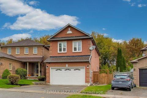 Photo 2 at 9 Maconnachie Place, Bowmanville, Clarington