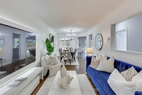 Photo 4 at 9 Maconnachie Place, Bowmanville, Clarington