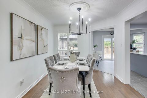 Photo 5 at 9 Maconnachie Place, Bowmanville, Clarington