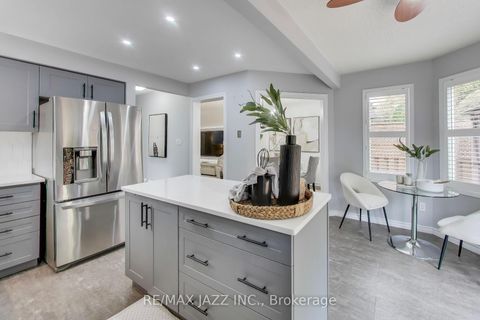 Photo 9 at 9 Maconnachie Place, Bowmanville, Clarington