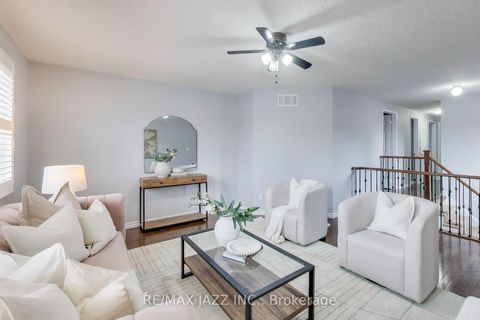 Photo 13 at 9 Maconnachie Place, Bowmanville, Clarington