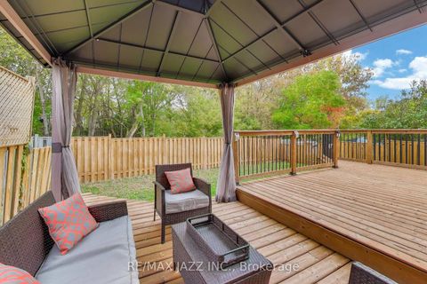 Photo 33 at 9 Maconnachie Place, Bowmanville, Clarington