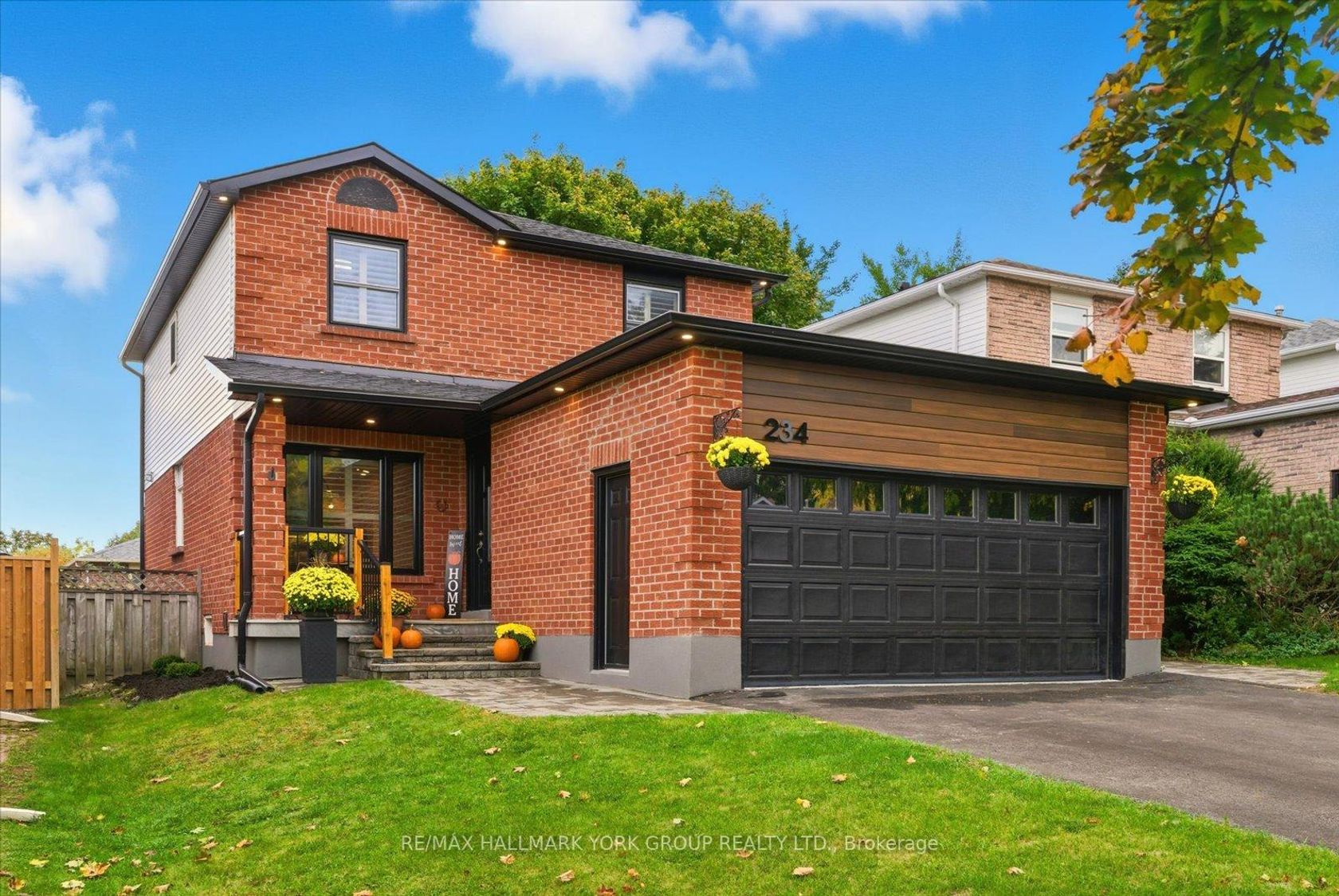 234 Billings Crescent, London, Newmarket photo number 2