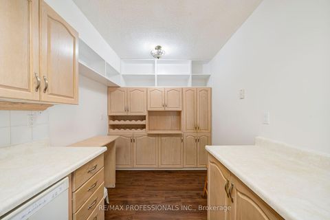 Photo 8 at 1710 - 270 Scarlett Road, Smythe, Toronto