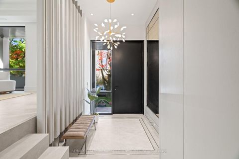 Photo 4 at 39 Chudleigh Avenue, Lawrence Park South, Toronto