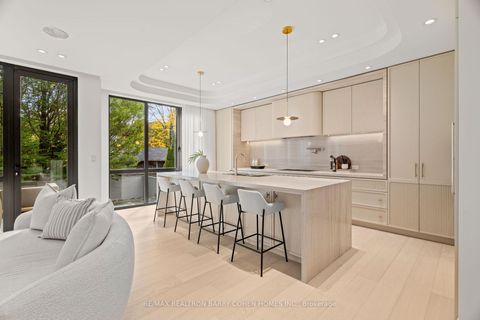 Photo 18 at 39 Chudleigh Avenue, Lawrence Park South, Toronto