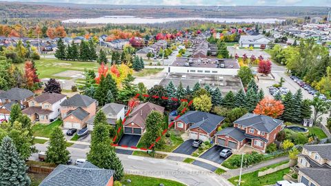 Photo 19 at 51 Golden Eagle Way, Little Lake, Barrie