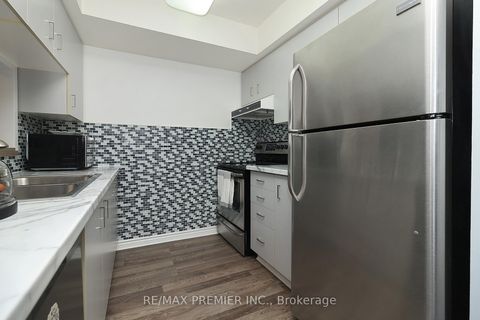 Photo 4 at 721 - 650 Lawrence Avenue, Lawrence, Toronto