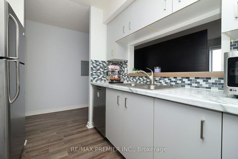 Photo 5 at 721 - 650 Lawrence Avenue, Lawrence, Toronto