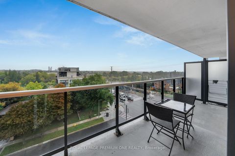 Photo 2 at 623 - 4800 Highway 7 Road, East Woodbridge, Vaughan