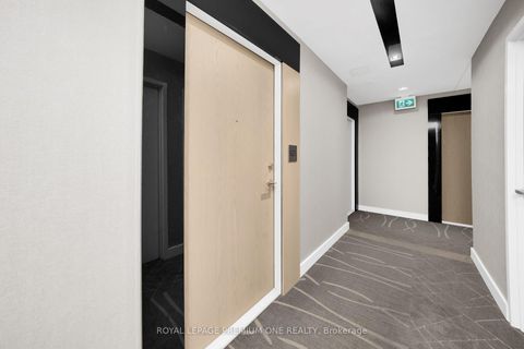 Photo 14 at 623 - 4800 Highway 7 Road, East Woodbridge, Vaughan