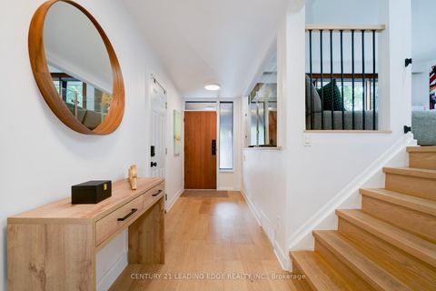 Photo 2 at 4 Aveline Crescent, Bendale, Toronto