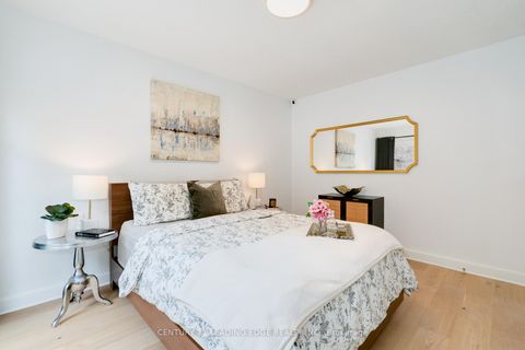 Photo 5 at 4 Aveline Crescent, Bendale, Toronto