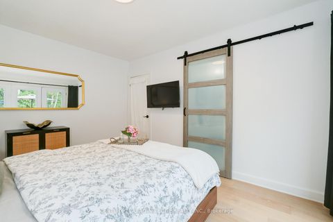 Photo 6 at 4 Aveline Crescent, Bendale, Toronto