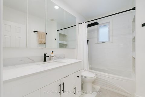 Photo 33 at 4 Aveline Crescent, Bendale, Toronto