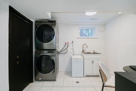 Photo 39 at 4 Aveline Crescent, Bendale, Toronto