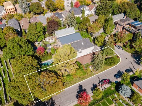 Photo 2 at 2 Wingate Place, Forest Hill North, Toronto