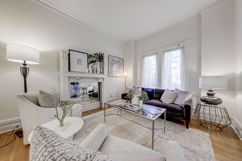 Photo 3 at 146 Manning Avenue, Bellwoods, Toronto