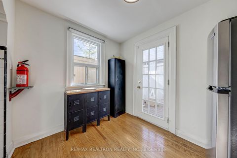 Photo 8 at 146 Manning Avenue, Bellwoods, Toronto