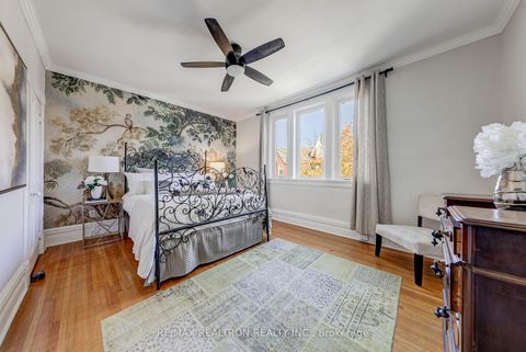 Photo 12 at 146 Manning Avenue, Bellwoods, Toronto