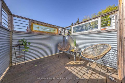 Photo 16 at 146 Manning Avenue, Bellwoods, Toronto