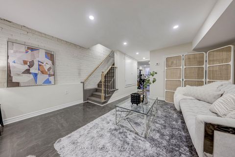 Photo 18 at 146 Manning Avenue, Bellwoods, Toronto